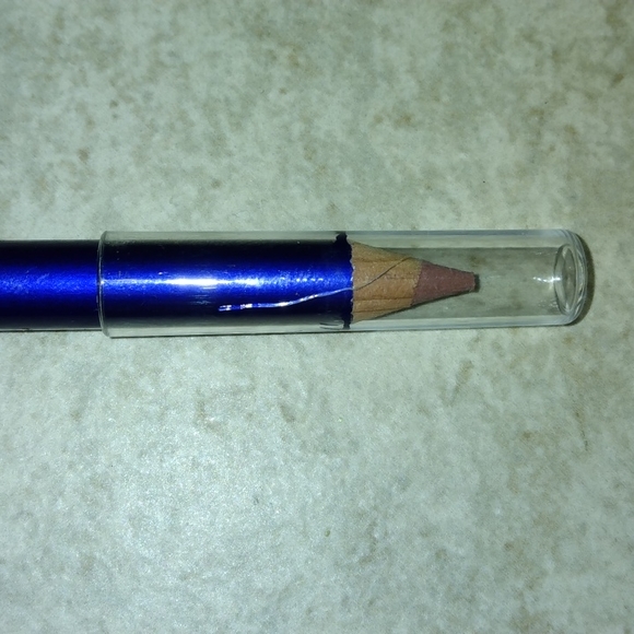 Lip Pencil Estee Lauder - Picture 3 of 3
